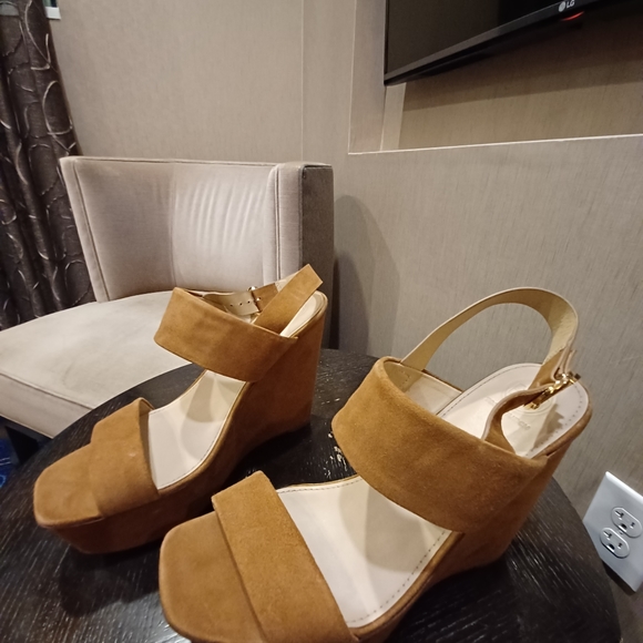NEW TORY BURCH PLATFORM SUEDE WEDGE SHOES - Picture 3 of 4